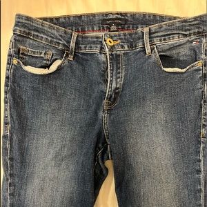 Tommy Hilfiger Size 8 jeans between skinny and straight leg